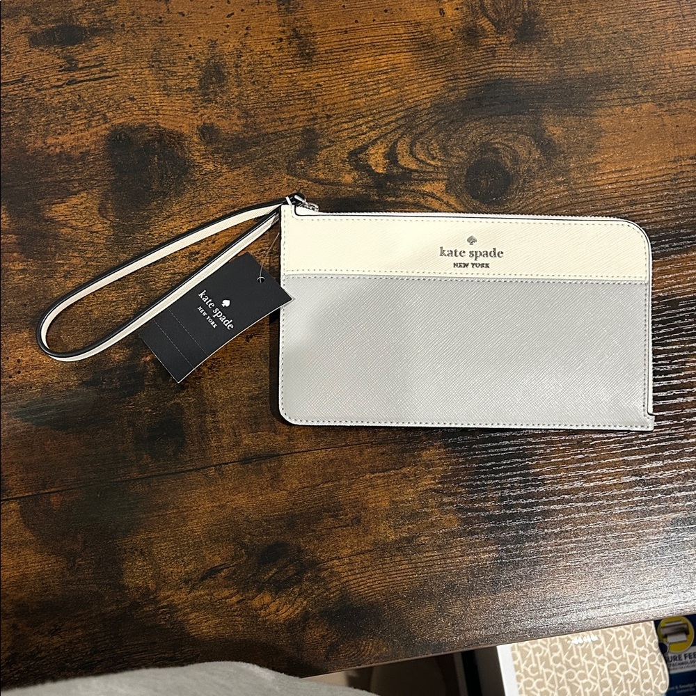 Kate Spade Lucy Medium L-Zip Wristlet NWT